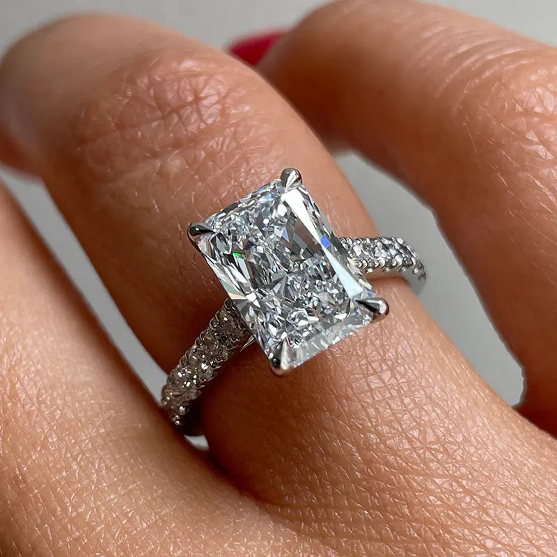 What Makes an Engagement Ring Secure? 6 Features You Should Know Before You Buy